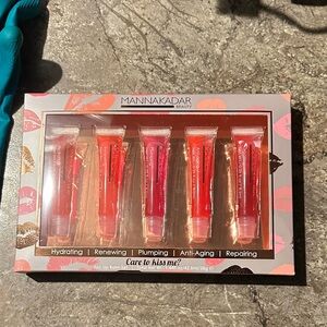 Manna Kadar 6-Piece Lip Balm Set - Pink and Gold